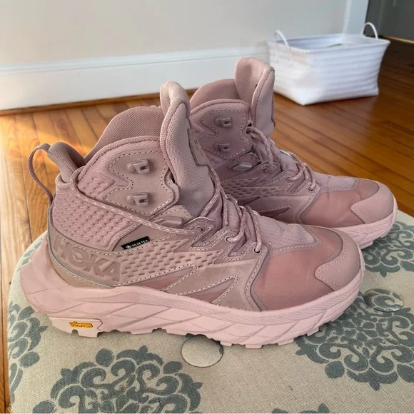 Hoka Women's Anacapa Mid GTX hiking boots in the color Pale Mauve/Pink - Picture 2 of 8